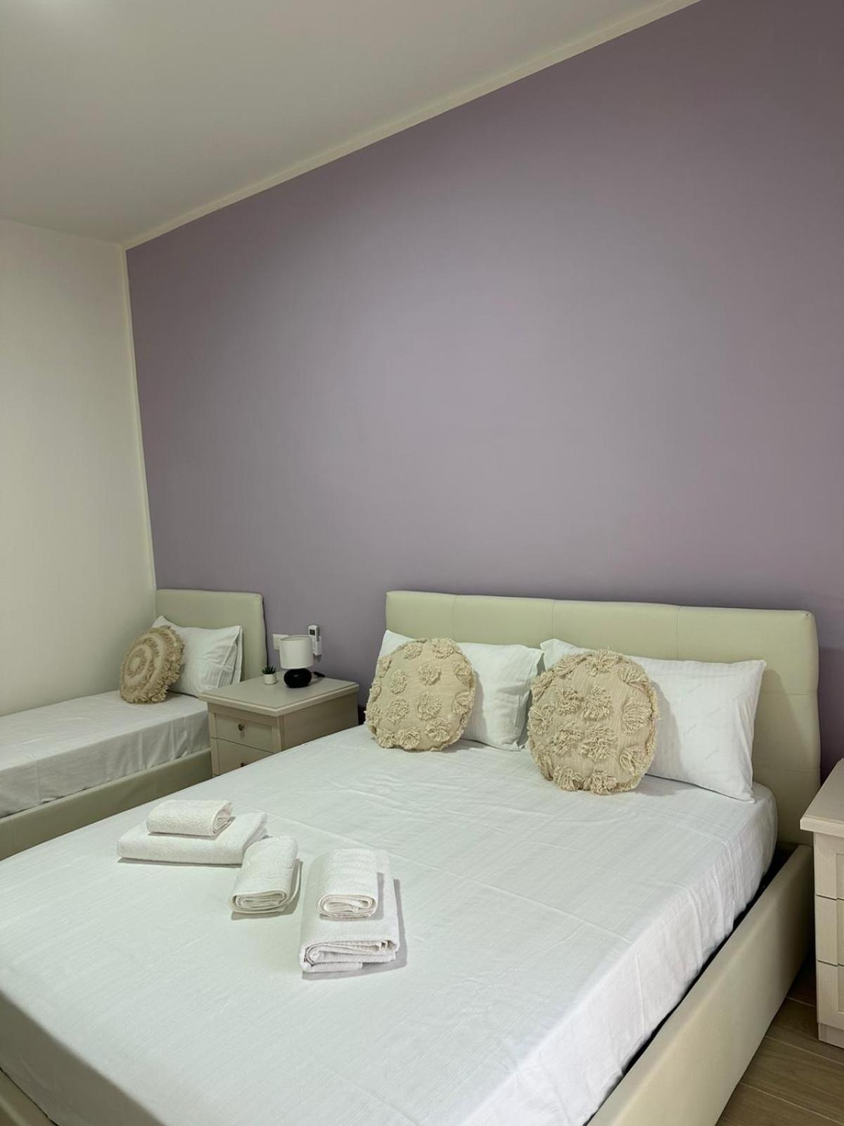 The Roman Guesthouse Bagian luar foto