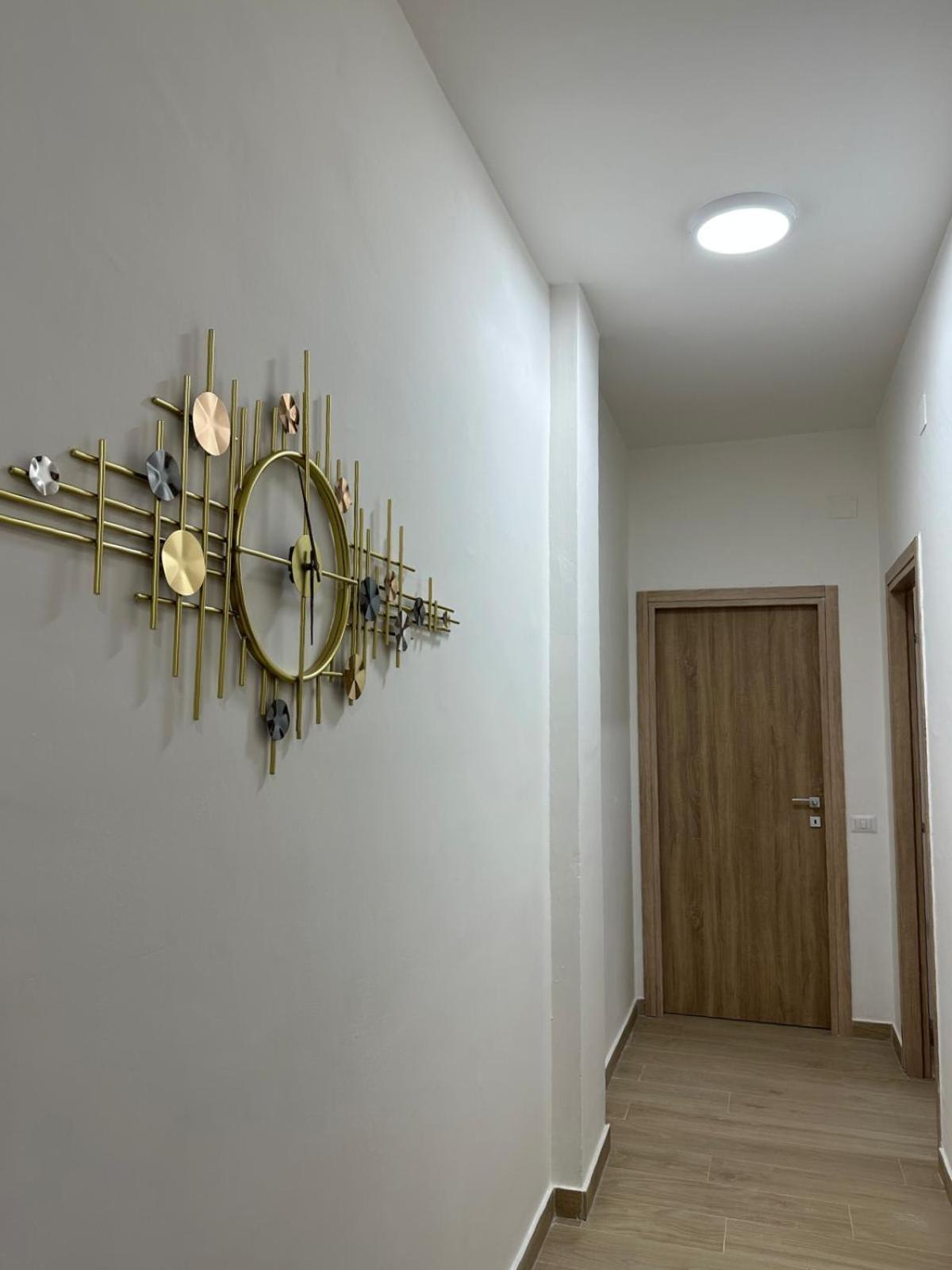 The Roman Guesthouse Bagian luar foto