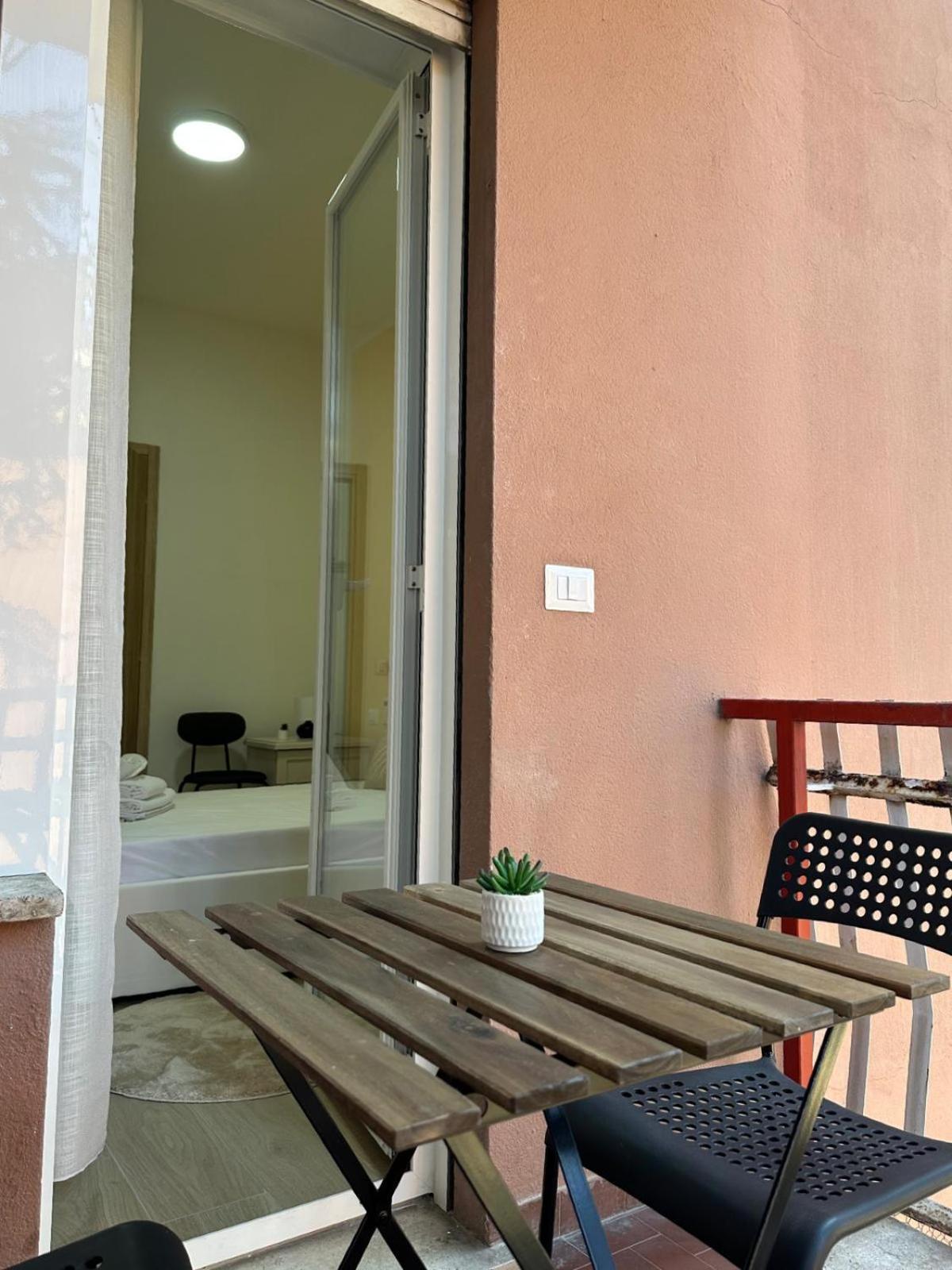 The Roman Guesthouse Bagian luar foto